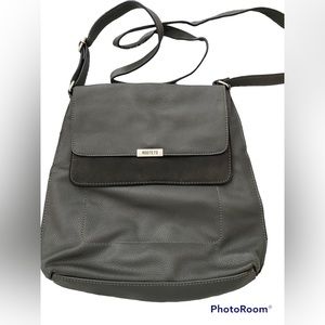 Roots cross body bag. EUC.